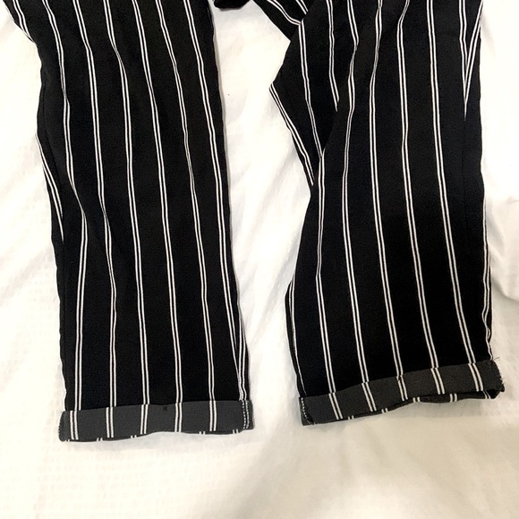 GUESS Women’s striped paper bag pants - Picture 2 of 3